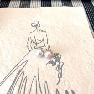 Natural baroque earrings